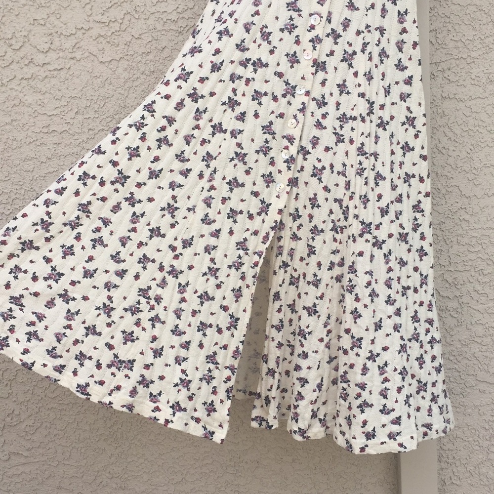Beautiful button down maxi - Picture 3 of 4